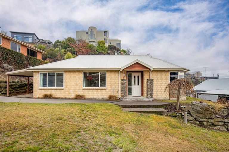 Photo of property in 17 Aronui Road, Bridge Hill, Alexandra, 9320