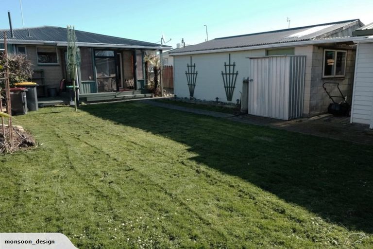 Photo of property in 46 Frensham Crescent, Woolston, Christchurch, 8062
