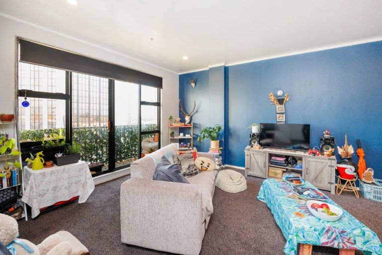 Photo of property in Maddison Apartments, 3/6a Queen Street, Palmerston North, 4410