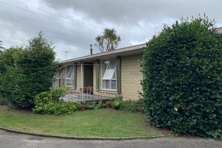 Photo of property in 28 Springmead Place, Hornby, Christchurch, 8042