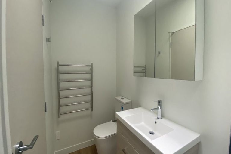 Photo of property in 14/2 Moor Avenue, Te Atatu Peninsula, Auckland, 0610