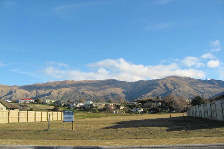 Photo of property in 128 Kings Drive, Wanaka, 9305