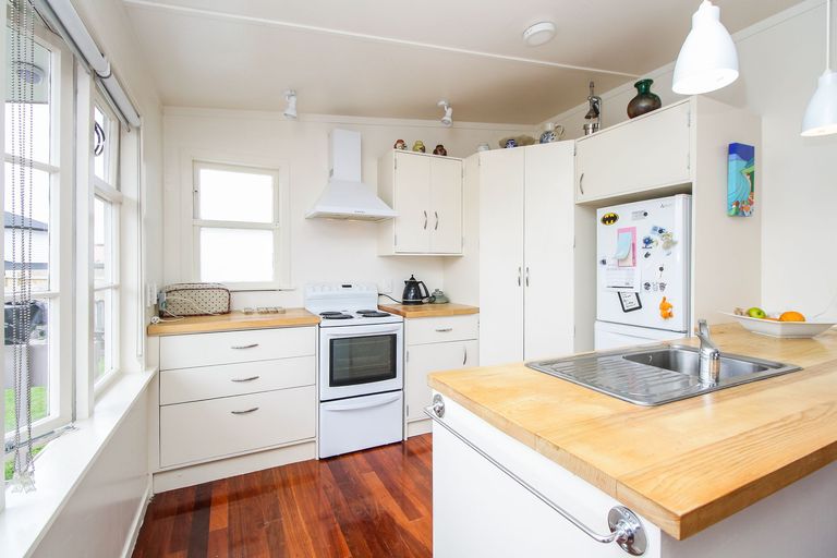 Photo of property in 309 Great North Road, Henderson, Auckland, 0612