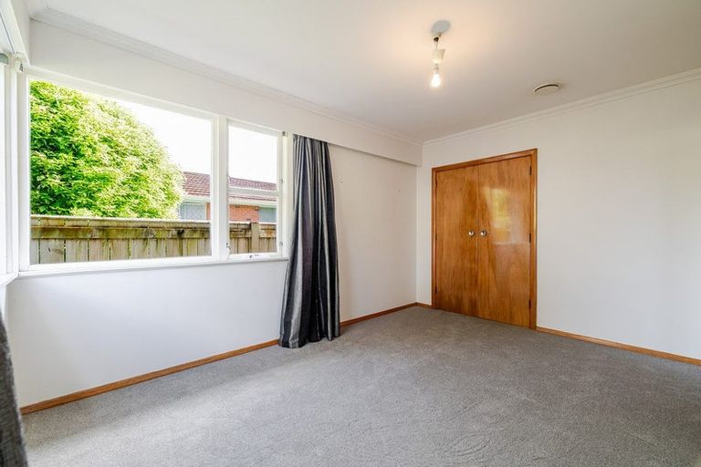 Photo of property in 5 Athlone Place, Hokowhitu, Palmerston North, 4410