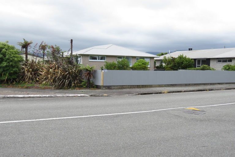 Photo of property in 77 Domett Street, Westport, 7825