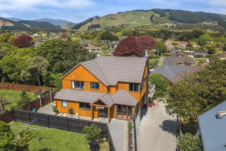 Photo of property in 62b Ngaio Road, Waikanae, 5036