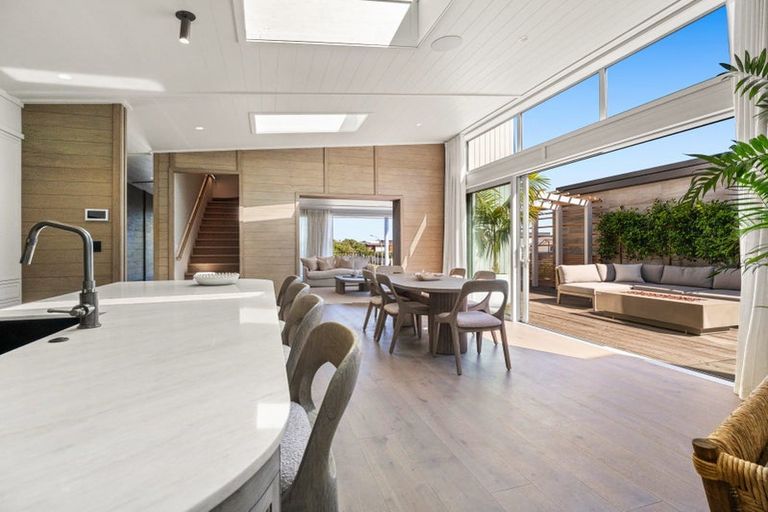 Photo of property in 10a Sunbrae Grove, Mount Maunganui, 3116