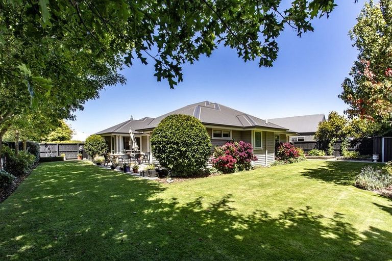 Photo of property in 9 Huntingdon Drive, Rangiora, 7400