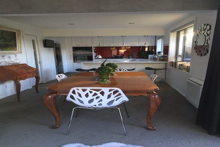 Photo of property in 52 Crofton Road, Harewood, Christchurch, 8051