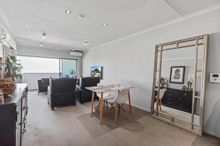 Photo of property in 304/277 Maunganui Road, Mount Maunganui, 3116