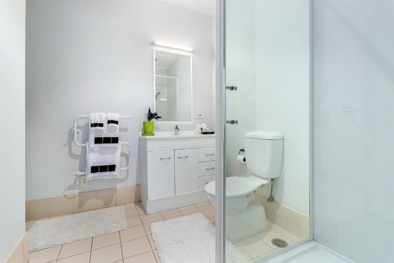 Photo of property in 9b/30 Westward Ho, Glen Eden, Auckland, 0602