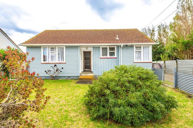 Photo of property in 51 Kowhai Street, Castlecliff, Whanganui, 4501