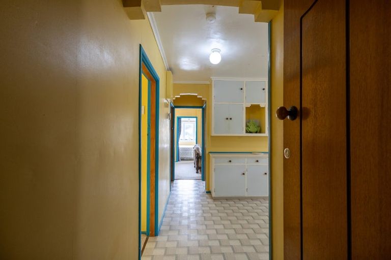 Photo of property in 63 Sea View Road, Baylys Beach, 0377