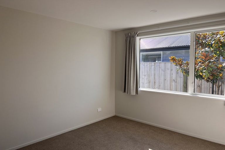 Photo of property in 18 Derrett Place, Saint Martins, Christchurch, 8022