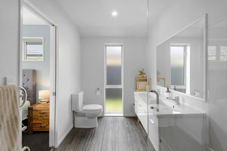 Photo of property in 10 Duggan Close, Rolleston, 7614