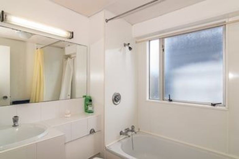Photo of property in Capital Hill Apartments, 11/54u Hill Street, Thorndon, Wellington, 6011