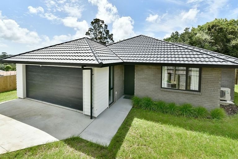 Photo of property in 35 St James Avenue, Helensville, 0800