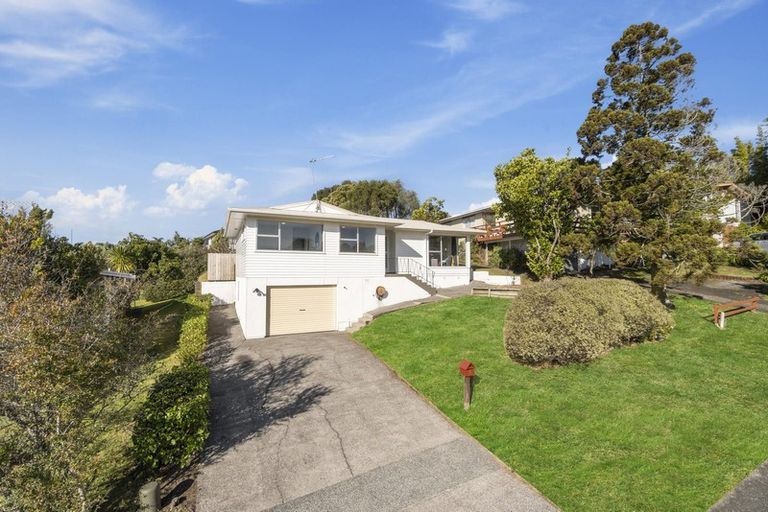 Photo of property in 8 Hewlett Road, Massey, Auckland, 0614