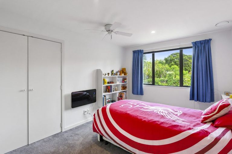 Photo of property in 34 Renown Road, Raumati South, Paraparaumu, 5032