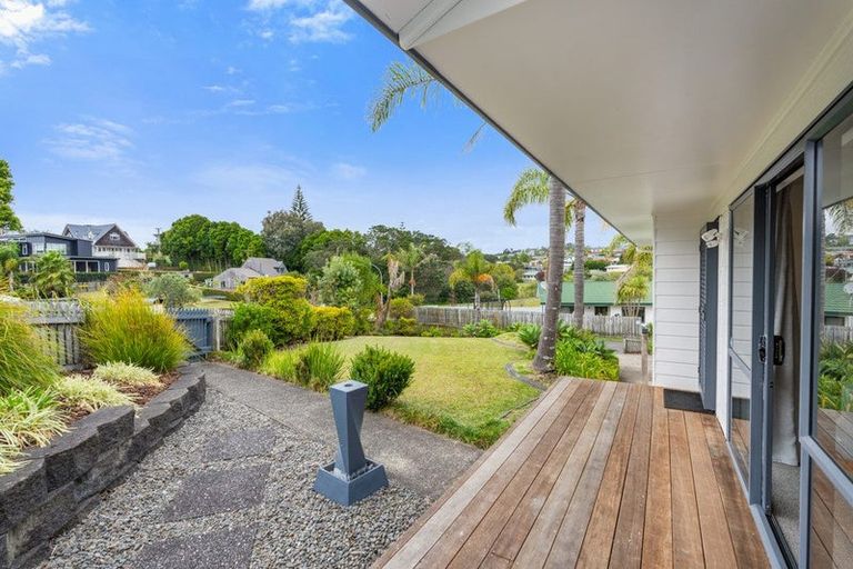 Photo of property in 1/6 Knott Road, Stanmore Bay, Whangaparaoa, 0932