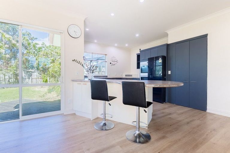 Photo of property in 15 Compass Court, Paraparaumu, 5032