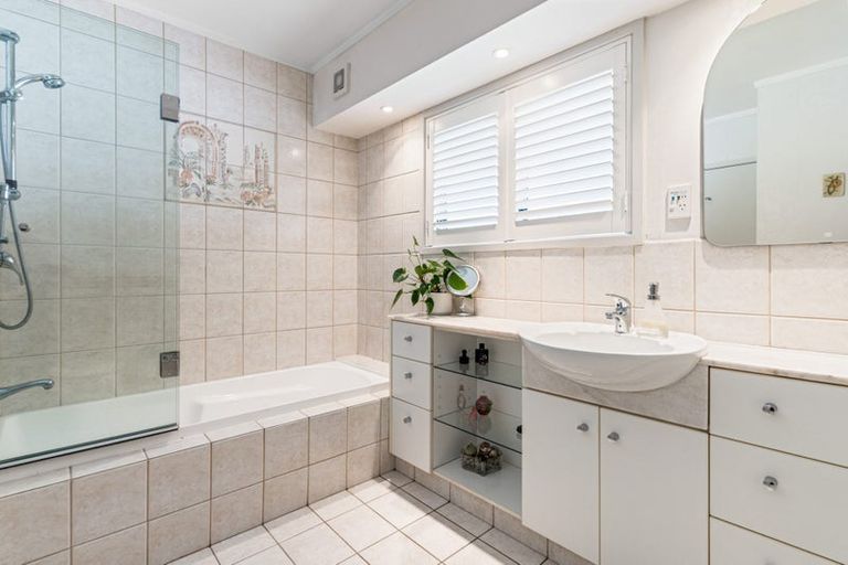 Photo of property in 9 Braemar Road, Castor Bay, Auckland, 0620