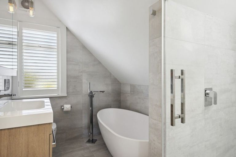 Photo of property in 2 Waitoa Road, Hataitai, Wellington, 6021