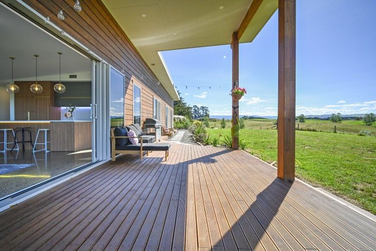 Photo of property in 2658 Taihape Road, Sherenden, Hastings, 4179