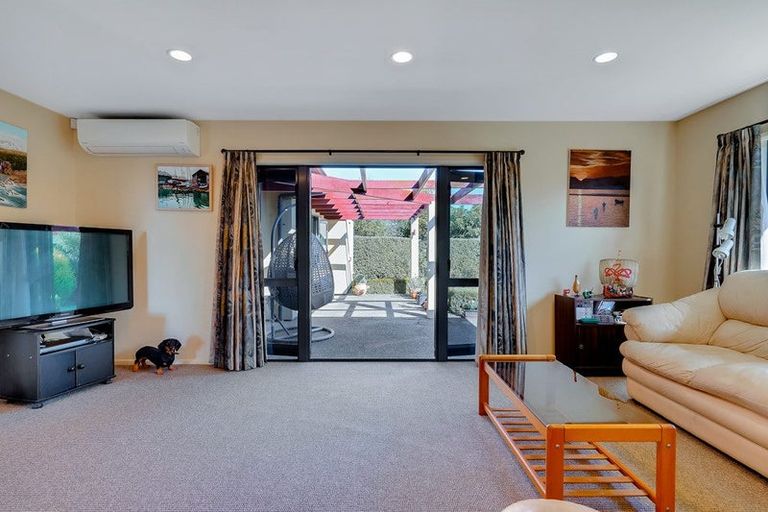 Photo of property in 14 Olive Grove, Havelock North, 4130