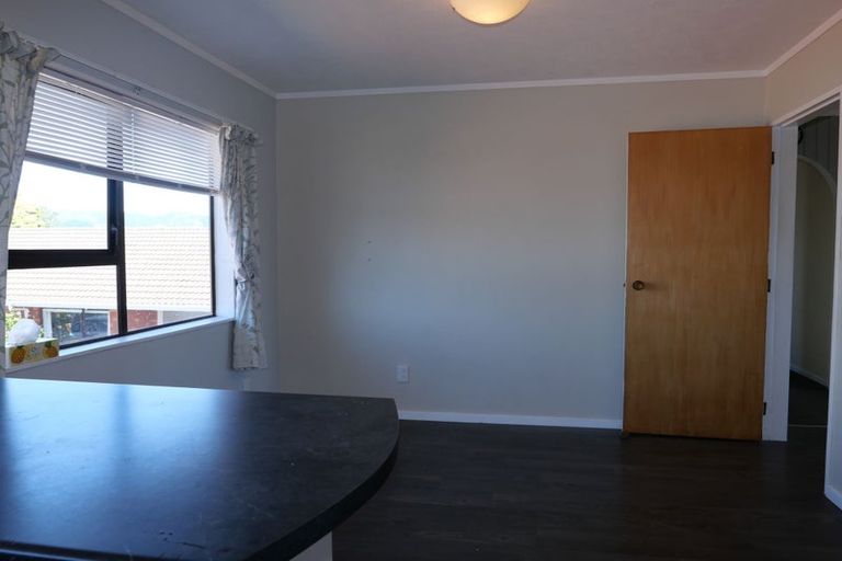 Photo of property in 8 Olive Terrace, Paraparaumu Beach, Paraparaumu, 5032