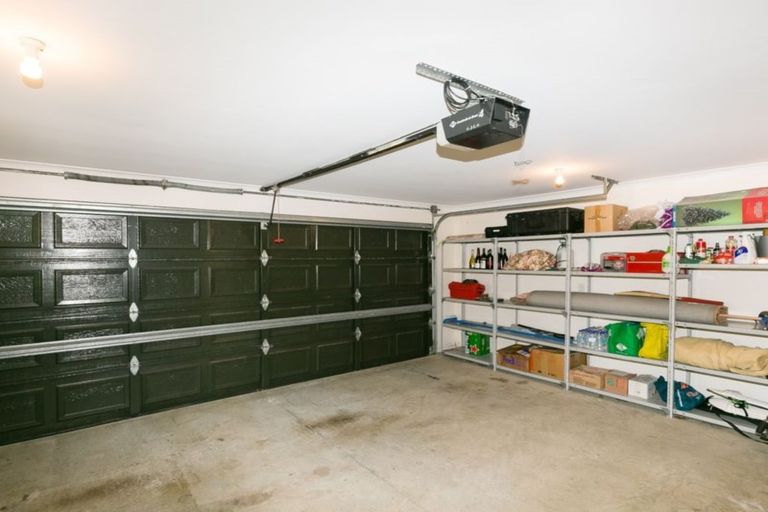 Photo of property in 2 Ridley Green, Churton Park, Wellington, 6037