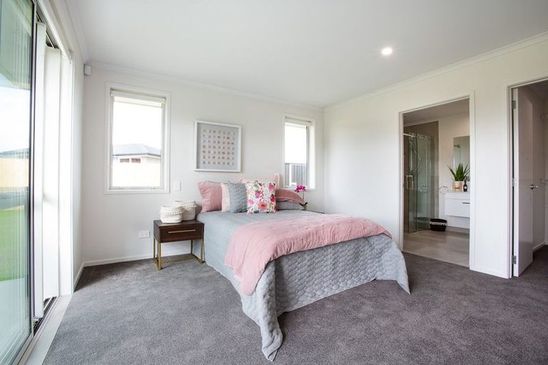 Photo of property in 211 Adler Drive, Ohauiti, Tauranga, 3112