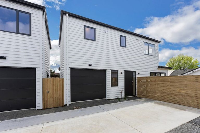 Photo of property in 3b Raupapa Street, Northcote, Auckland, 0627