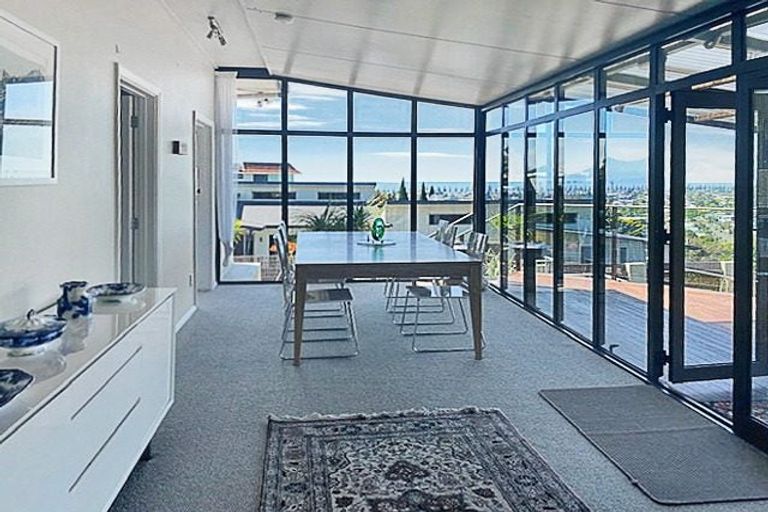 Photo of property in 1 Kelsall Street, Hospital Hill, Napier, 4110