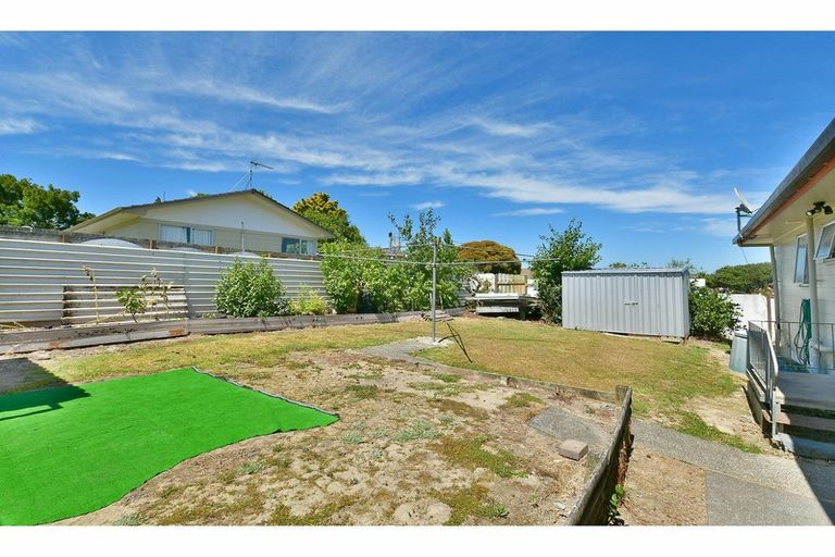 Photo of property in 11 Merida Place, Unsworth Heights, Auckland, 0632