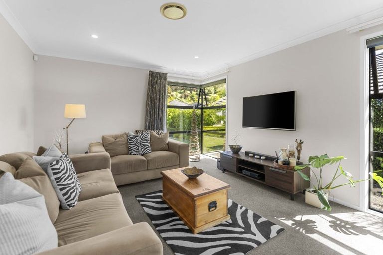 Photo of property in 12 Lakeside Terrace, Omokoroa, 3114
