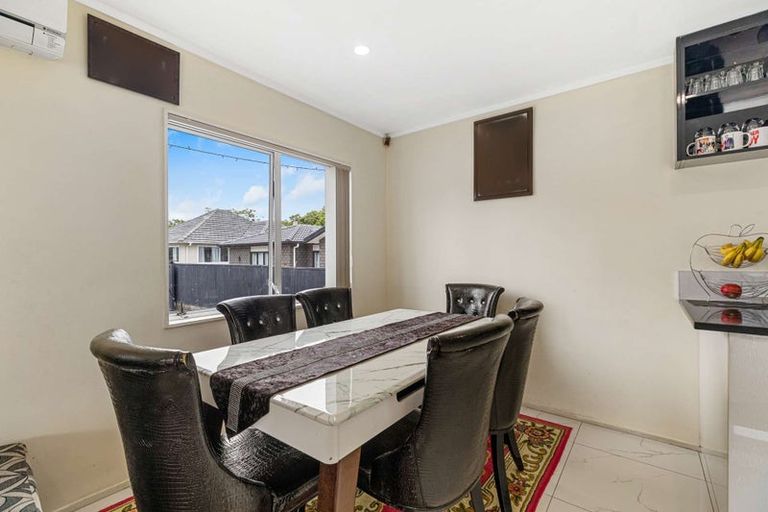 Photo of property in 2/10 Martin Road, Manurewa, Auckland, 2102
