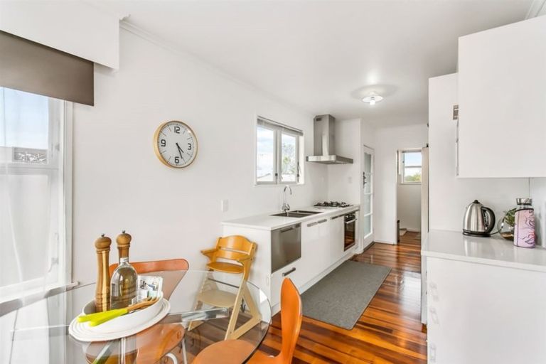 Photo of property in 29 Woodside Road, Massey, Auckland, 0614