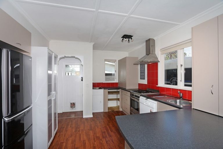 Photo of property in 21 Oxford Street, Marton, 4710