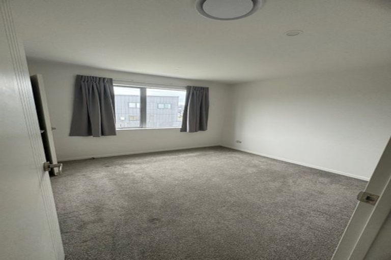 Photo of property in 2 Hoia Street, Papakura, 2110