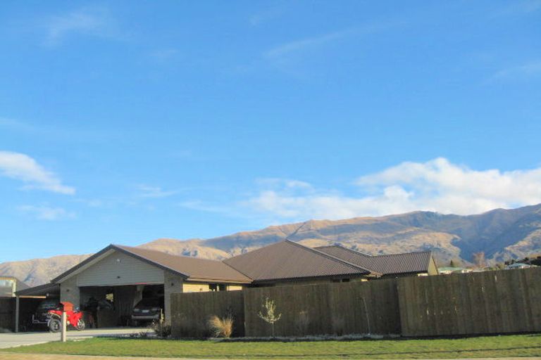 Photo of property in 126 Kings Drive, Wanaka, 9305