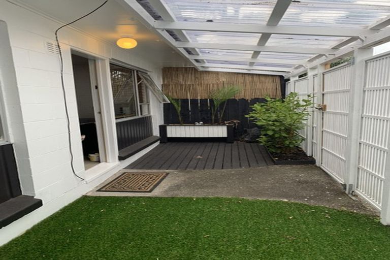 Photo of property in 2/112 Portage Road, New Lynn, Auckland, 0600