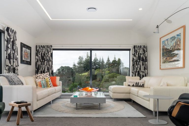 Photo of property in 14 Garden Road, Raumati Beach, Paraparaumu, 5032