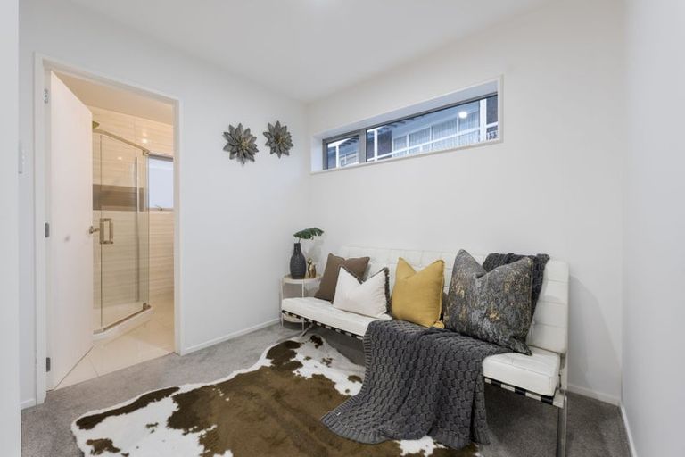 Photo of property in 2 Dhaka Lane, Ranui, Auckland, 0612