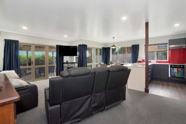 Photo of property in 2 Smylie Close, Ohauiti, Tauranga, 3112