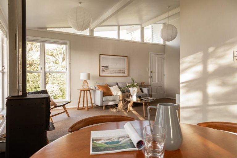 Photo of property in 2 Paparangi Crescent, Paparangi, Wellington, 6037