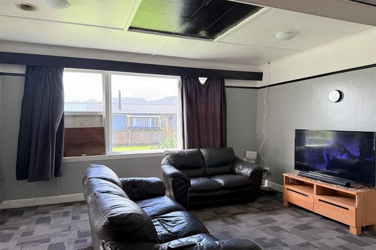 Photo of property in 22 Blake Street, Blaketown, Greymouth, 7805