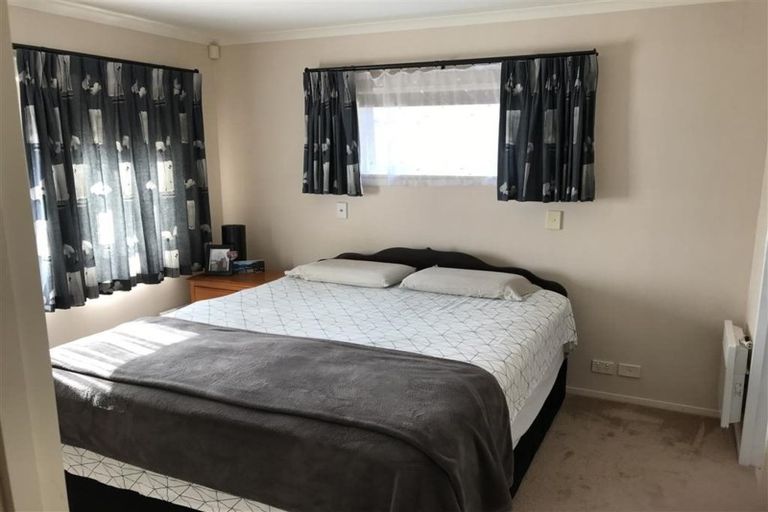 Photo of property in 11 Magic Way, Randwick Park, Auckland, 2105