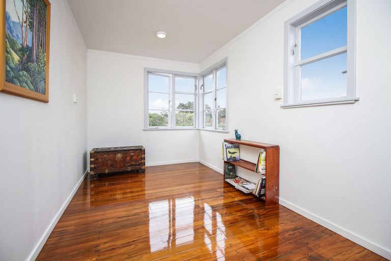 Photo of property in 309 Great North Road, Henderson, Auckland, 0612