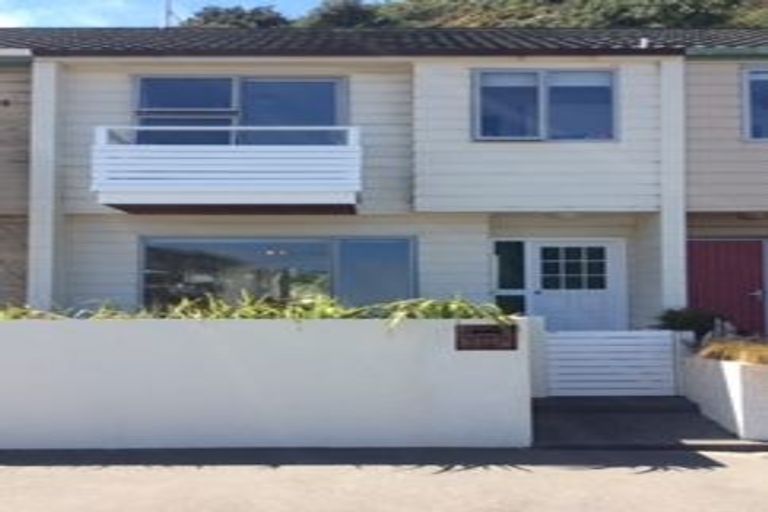 Photo of property in 3/222 The Esplanade, Island Bay, Wellington, 6023